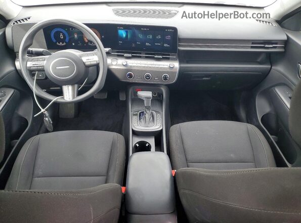 KM8HACAB7RU145166 2024 HYUNDAI KONA Белый Вид панели приборов