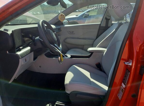 KM8HACAB9RU102013 2024 HYUNDAI KONA Оранжевый Вид салона спереди