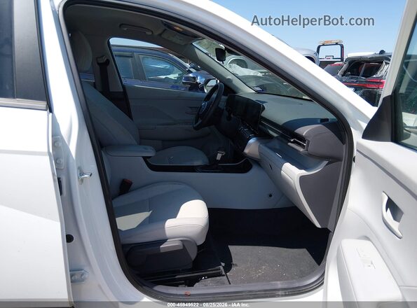 KM8HB3AB2SU273205 2025 HYUNDAI KONA White Вид салону спереду