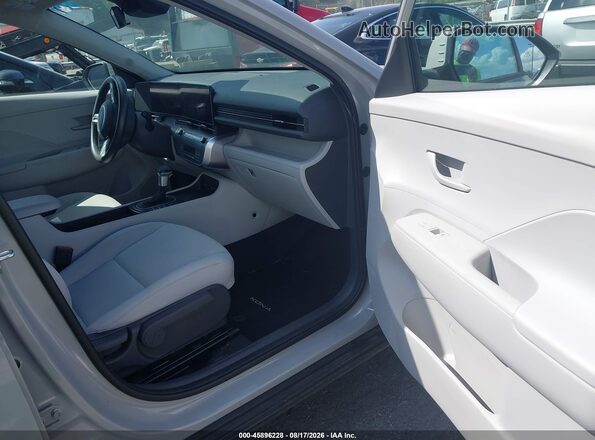 KM8HB3AB4RU102658 2024 HYUNDAI KONA Gray Vista interior delantera
