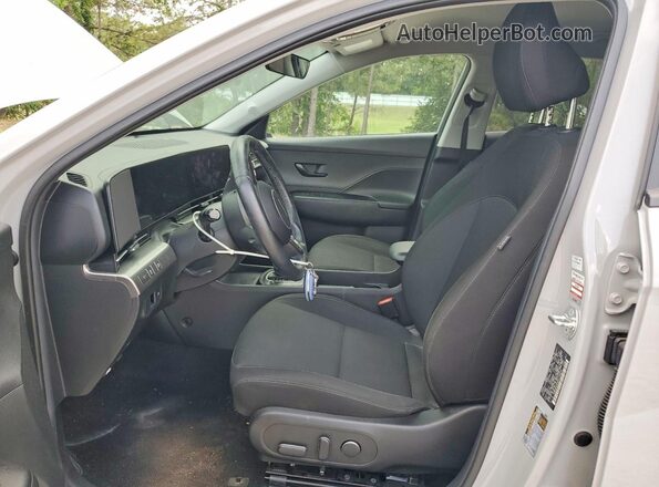 KM8HB3AB4RU143436 2024 HYUNDAI KONA Gray Вид салону спереду