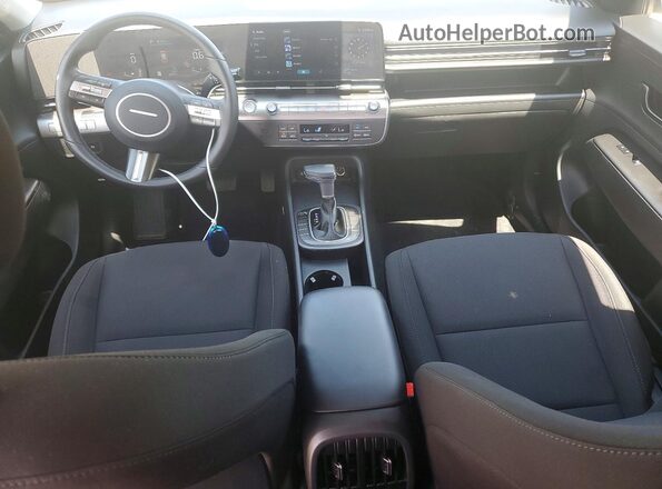 KM8HB3AB4SU211692 2025 HYUNDAI KONA White Առջևի վահանակի տեսք