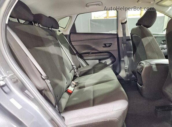 KM8HB3AB6RU146127 2024 HYUNDAI KONA Gray Widok wnętrza z tyłu