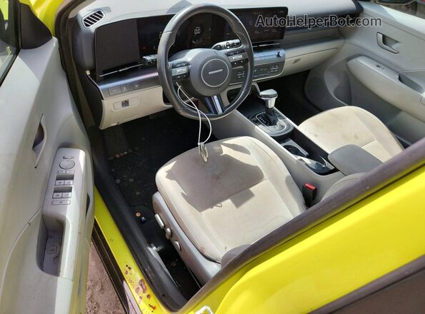 KM8HB3AB8RU106437 2024 HYUNDAI KONA Yellow Widok deski rozdzielczej