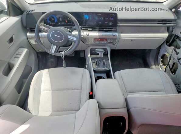 KM8HB3AB8SU199739 2025 HYUNDAI KONA Gray Dashboard view