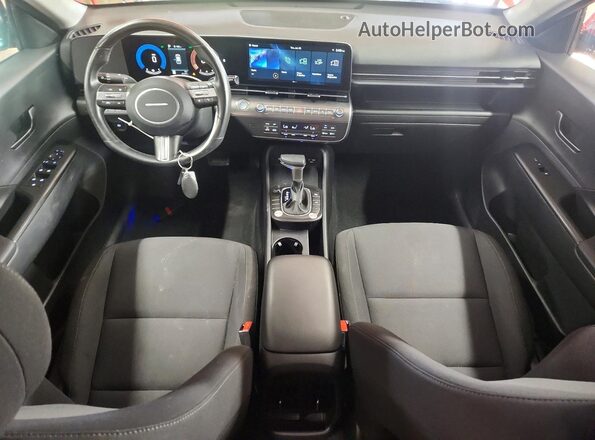 KM8HB3AB9RU183303 2024 HYUNDAI KONA Red Vista del salpicadero