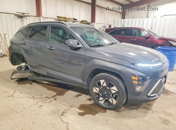 KM8HBCAB2RU040421 2024 HYUNDAI KONA Gray Delantero derecho