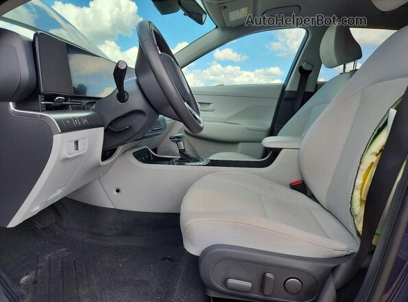 KM8HBCAB3RU179151 2024 HYUNDAI KONA Blue Vista interior delantera