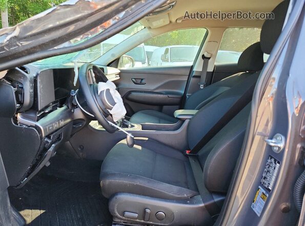 KM8HBCAB4SU250072 2025 HYUNDAI KONA Gray წინა სალონის ხედი