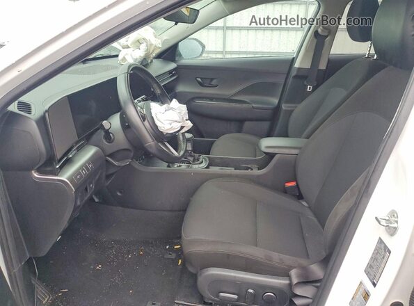 KM8HBCAB5RU062316 2024 HYUNDAI KONA White Widok wnętrza z przodu