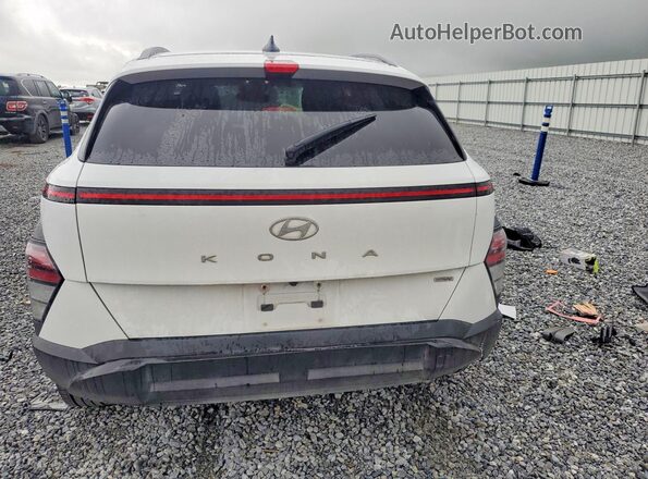 KM8HBCAB5RU062316 2024 HYUNDAI KONA White Widok z tyłu