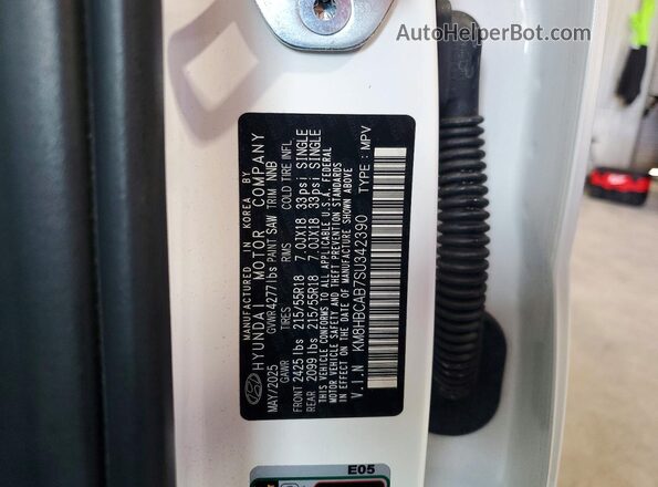 KM8HBCAB7SU342390 2025 HYUNDAI KONA White Widok naklejki z numerem VIN