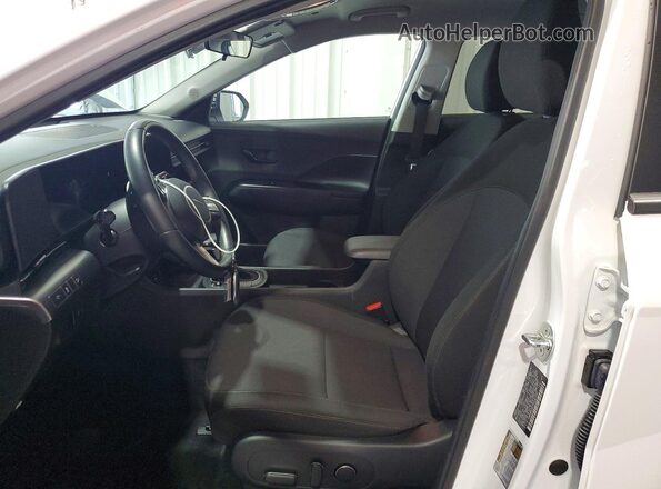 KM8HBCAB7SU342390 2025 HYUNDAI KONA White Widok wnętrza z przodu