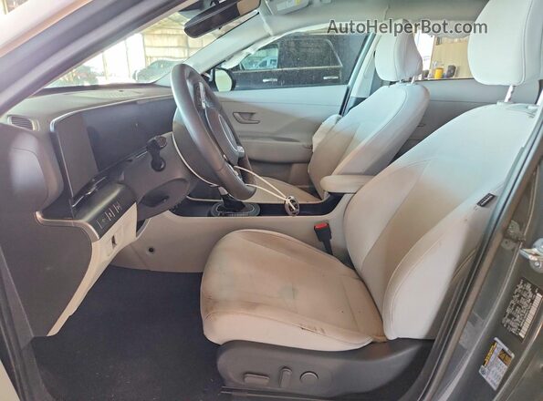 KM8HBCAB9RU079829 2024 HYUNDAI KONA Charcoal წინა სალონის ხედი