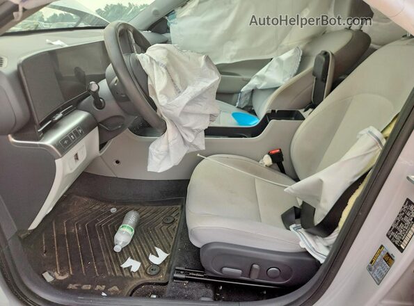 KM8HBCABXSU272576 2025 HYUNDAI KONA Silver Widok wnętrza z przodu