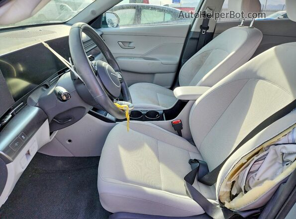 KM8HC3A61RU007684 2024 HYUNDAI KONA Green Widok wnętrza z przodu