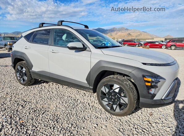 KM8HCCAB2SU263982 2025 HYUNDAI KONA Gray Delantero derecho