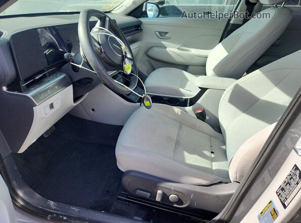 KM8HCCAB2SU263982 2025 HYUNDAI KONA Gray Vista interior delantera