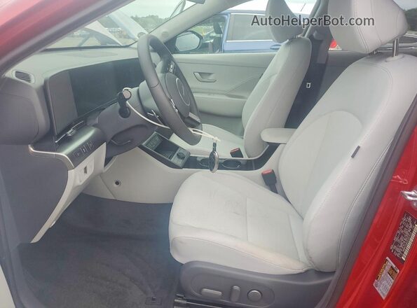 KM8HCCAB2SU297419 2025 HYUNDAI KONA Red Front interior view