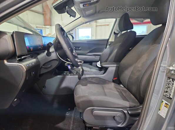 KM8HF3AB2TU457744 2026 HYUNDAI KONA Серый Вид салона спереди