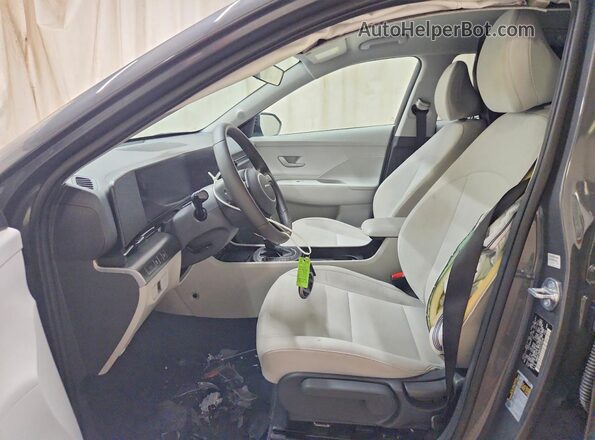 KM8HF3AB9TU372979 2026 HYUNDAI KONA Gray წინა სალონის ხედი