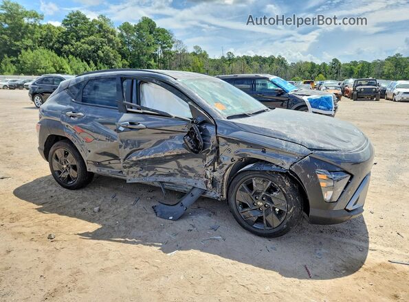 KM8HF3ABXTU415130 2026 HYUNDAI KONA Gray Delantero derecho