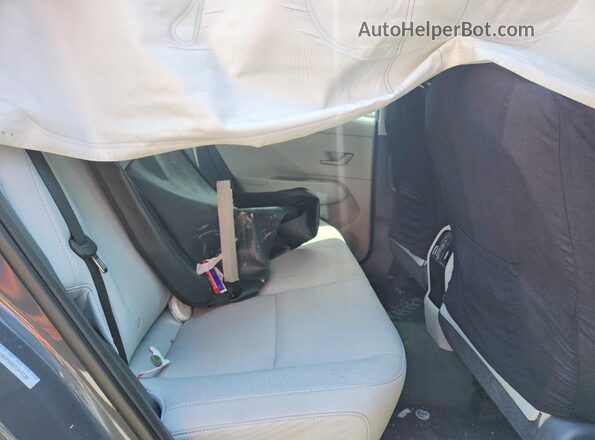 KM8HF3ABXTU415130 2026 HYUNDAI KONA Gray Vista de los asientos traseros