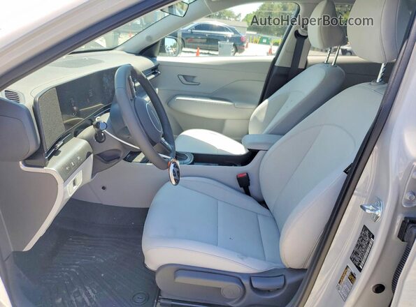 KM8HFCAB8TU403137 2026 HYUNDAI KONA Silver Вид салону спереду