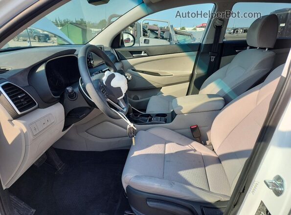 KM8J23A41MU321329 2021 HYUNDAI TUCSON White Вид салону спереду
