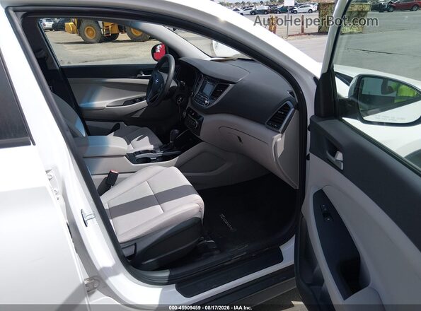 KM8J23A42JU710475 2018 HYUNDAI TUCSON White Front interior view