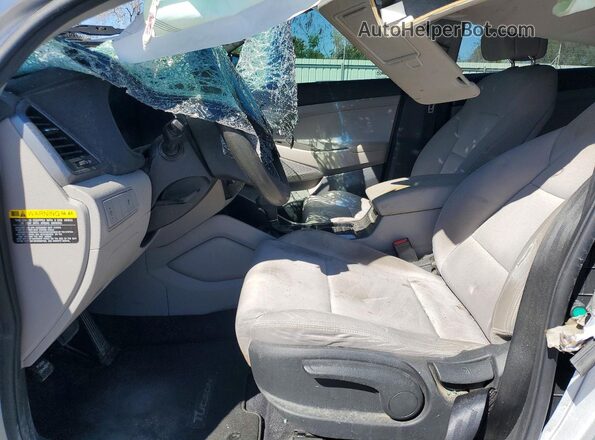 KM8J23A43JU802453 2018 HYUNDAI TUCSON Серебряный Вид салона спереди