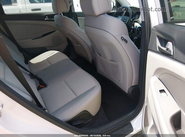 KM8J23A44JU659870 2018 HYUNDAI TUCSON White Vista de la etiqueta del VIN