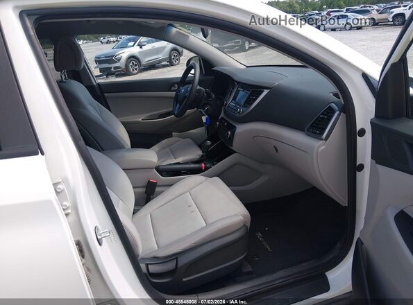 KM8J2CA44JU701468 2018 HYUNDAI TUCSON White Вид салону спереду