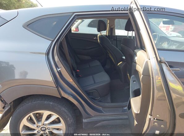 KM8J2CA45JU617059 2018 HYUNDAI TUCSON Gray VIN կոդի պիտակի տեսք
