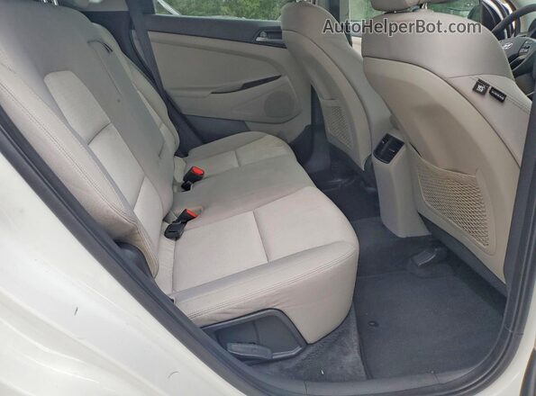 KM8J33A20HU272853 2017 HYUNDAI TUCSON Белый Вид задней части салона