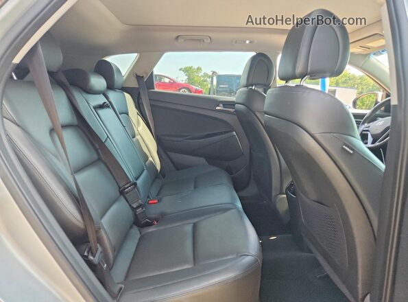 KM8J33A25GU265850 2016 HYUNDAI TUCSON Silver Widok wnętrza z tyłu