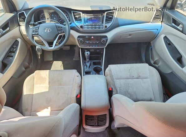 KM8J33A25HU577412 2017 HYUNDAI TUCSON Серый Вид панели приборов