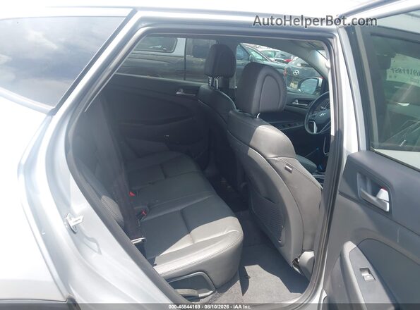 KM8J33A28JU758445 2018 HYUNDAI TUCSON Серебряный Вид наклейки с VIN-кодом