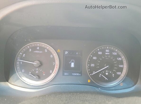 KM8J33A28JU783717 2018 HYUNDAI TUCSON White Հետևի նստատեղերի տեսք