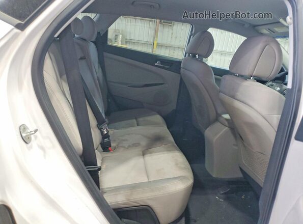KM8J33A43GU089348 2016 HYUNDAI TUCSON White უკანა სალონის ხედი