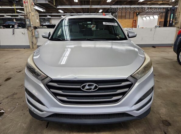 KM8J33A45GU090985 2016 HYUNDAI TUCSON Серебряный Вид спереди