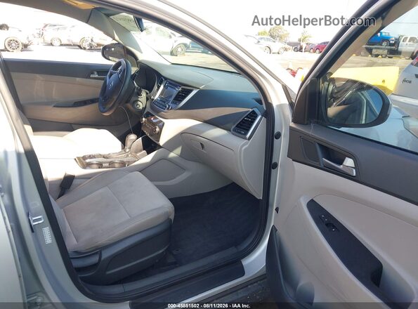 KM8J33A45GU174143 2016 HYUNDAI TUCSON Серый Вид салона спереди