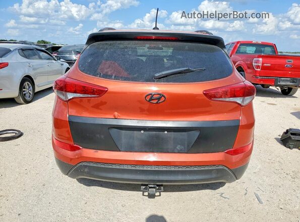 KM8J33A46HU264354 2017 HYUNDAI TUCSON Red Widok z tyłu