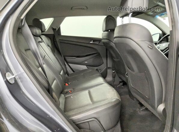 KM8J33A49HU434626 2017 HYUNDAI TUCSON Gray Rear interior view