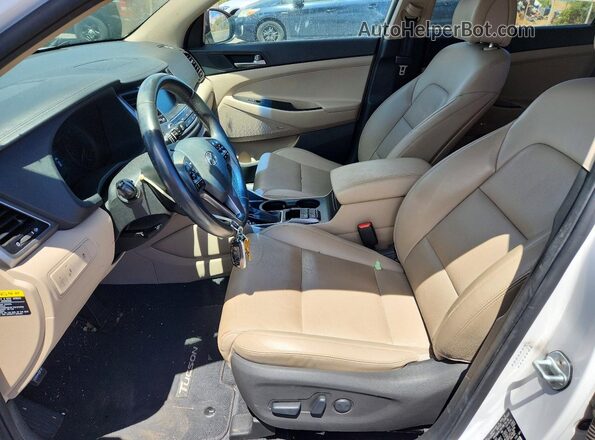 KM8J33A49JU648036 2018 HYUNDAI TUCSON Белый Вид салона спереди