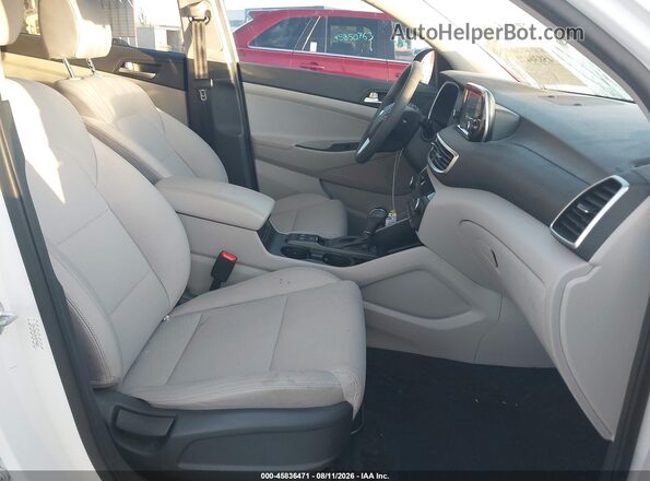 KM8J33AL9KU875963 2019 HYUNDAI TUCSON White Vista interior delantera