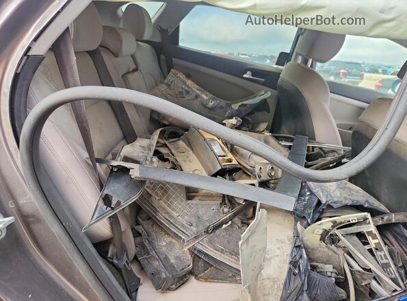 KM8J33AL9LU261142 2020 HYUNDAI TUCSON Gray Widok wnętrza z tyłu