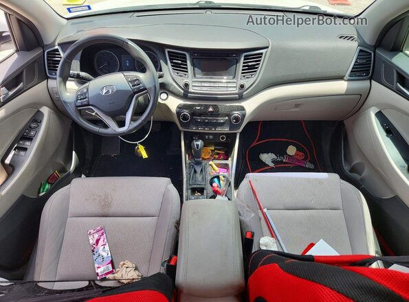 KM8J3CA29HU587022 2017 HYUNDAI TUCSON White Widok deski rozdzielczej