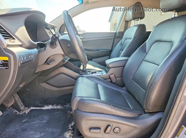 KM8J3CA2XGU251698 2016 HYUNDAI TUCSON Gray Widok wnętrza z przodu