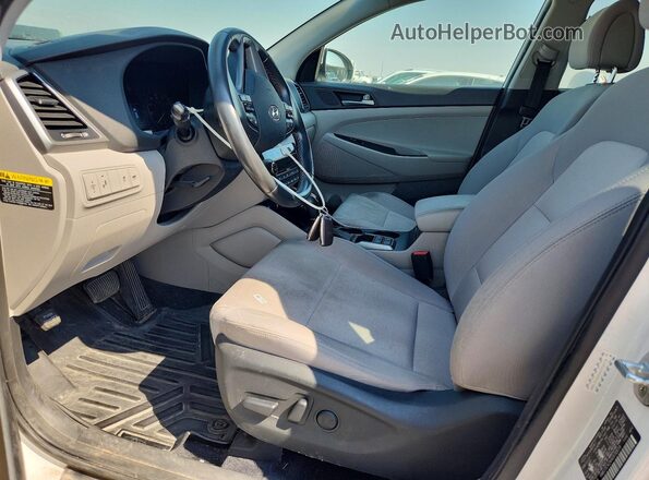 KM8J3CA2XHU570519 2017 HYUNDAI TUCSON Белый Вид салона спереди
